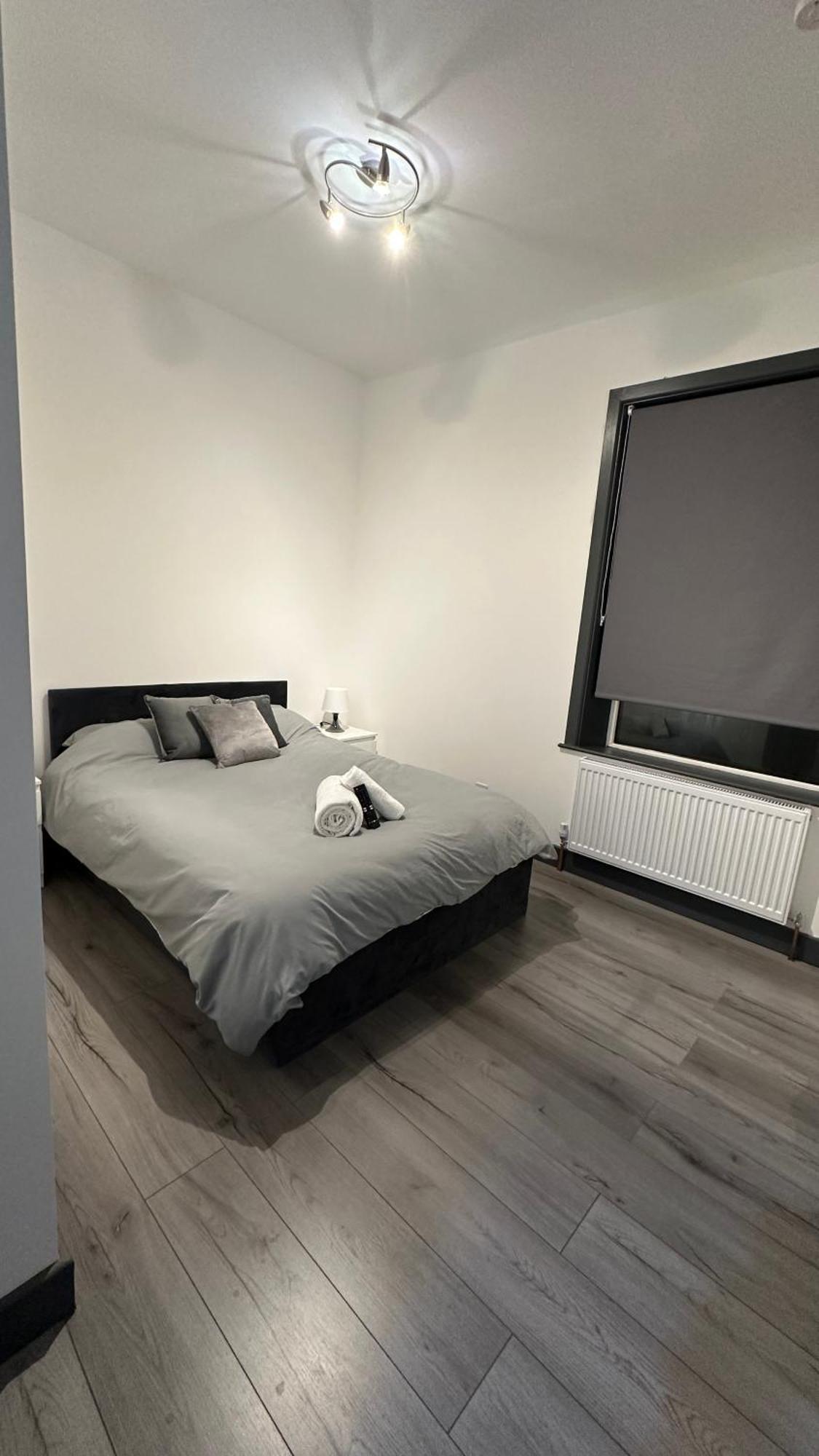 Modern 2 Bed Near Turf Moor Football Stadium, Parks, Canal And Lake Бёрнли Экстерьер фото