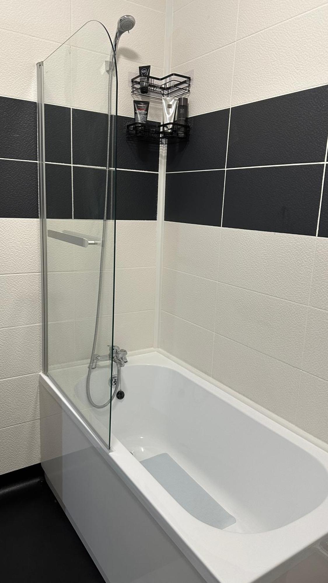 Modern 2 Bed Near Turf Moor Football Stadium, Parks, Canal And Lake Бёрнли Экстерьер фото